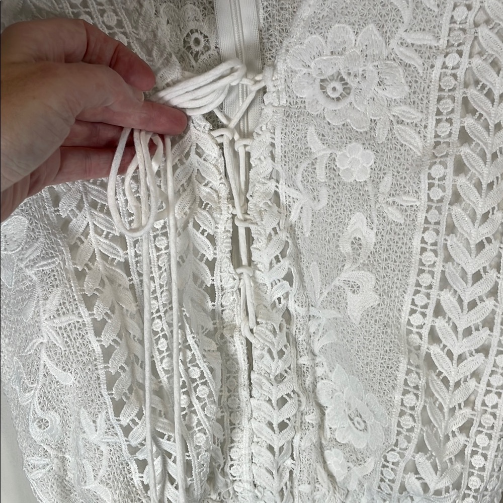 Gianni Bini White Lace Romper XS Boho Festival Bridal Shower Graduation Vacation - Picture 11 of 16